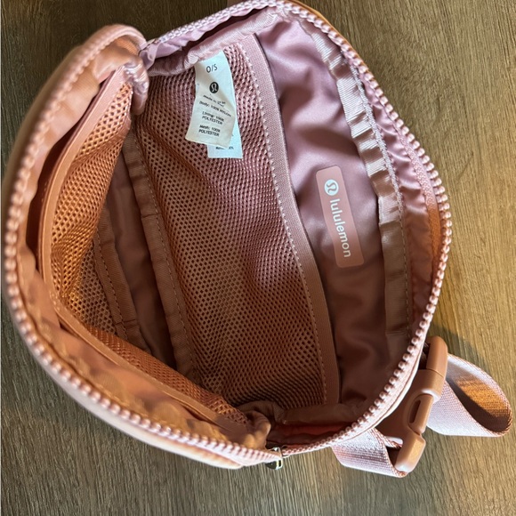 Lululemon Athletica Pink Sporty Crossbody Bag - Picture 2 of 6